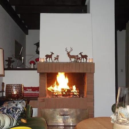 بيت للعطل Ferienhaus Mit Terrasse Auf Zwei Etagen Im Grunen Mit Offenem Kamin